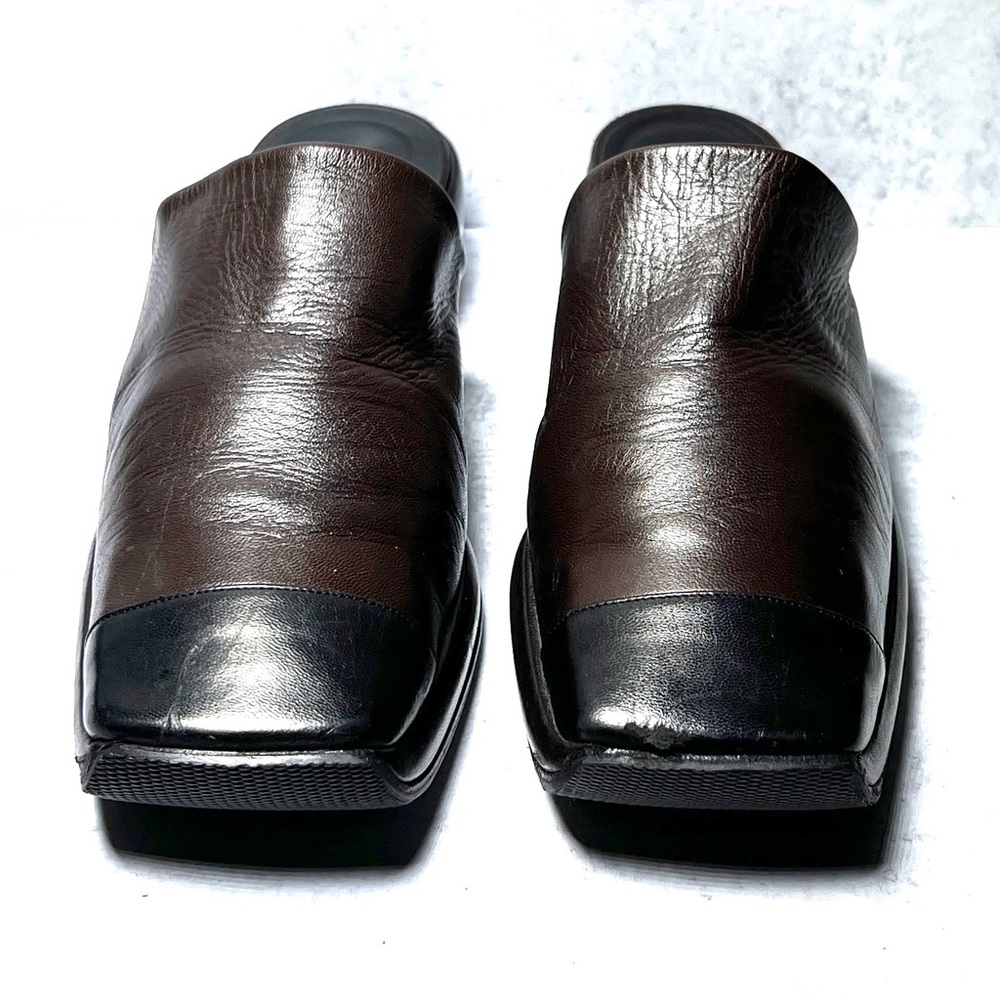 Vintage CHANEL slides in brown leather with black toecap
